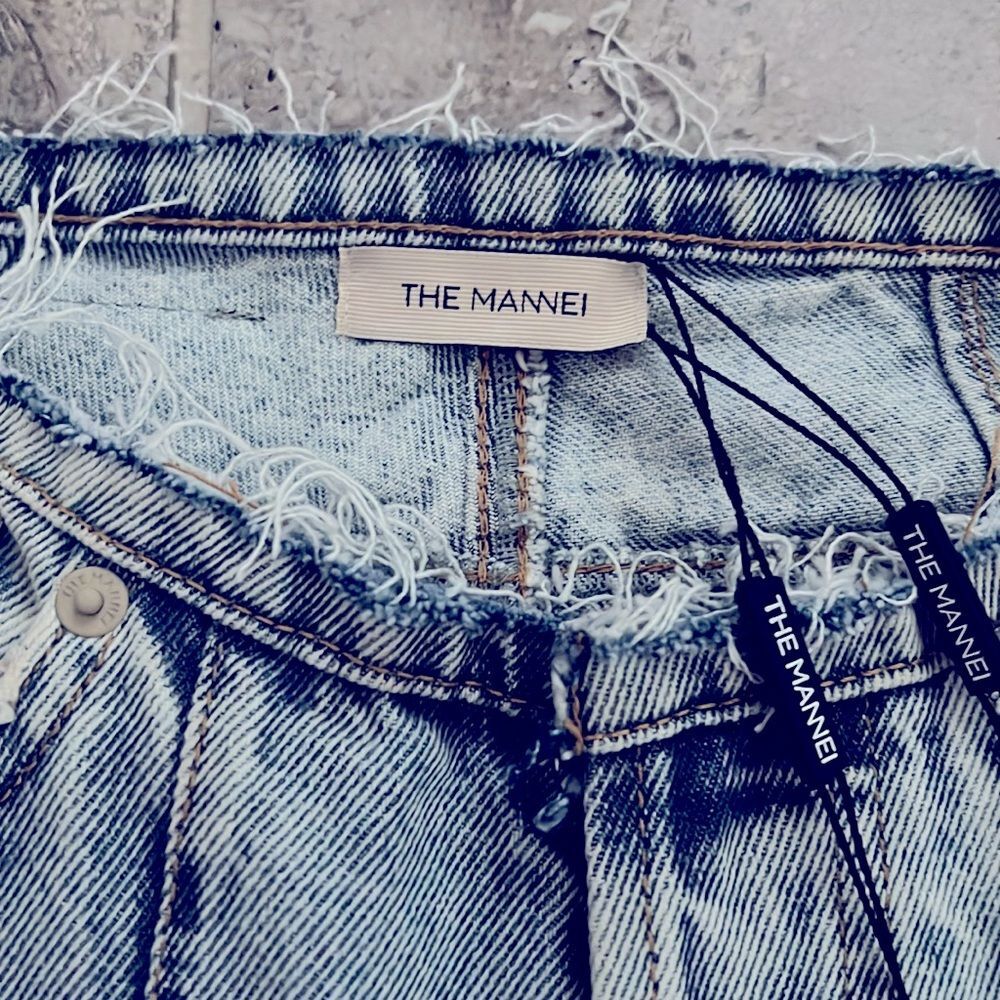 The MANNEI Nula High Rise Flare Jeans in Denim, Lt Blue, NWT, Size 34 - Picture 13 of 16